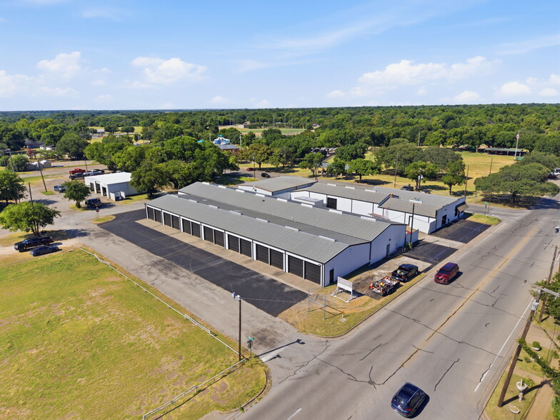 201 W Westhill Dr, Cleburne, TX for sale - Building Photo - Image 2 of 13