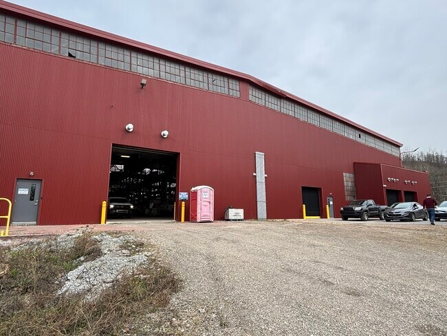 Plus de détails pour 2481 River Rd, Beech Bottom, WV - Industriel à louer