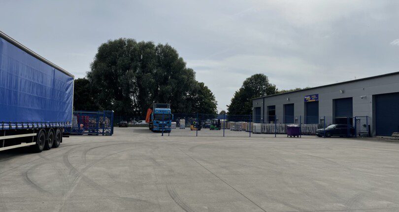 Plover Close, Newport à louer - Photo du bâtiment - Image 2 de 2