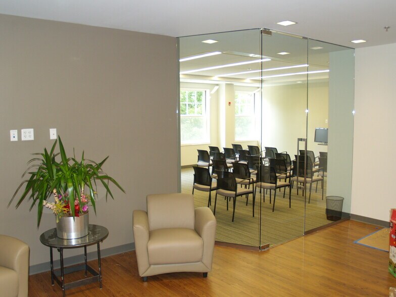 3925 Chain Bridge Rd, Fairfax, VA à louer - Photo intérieure - Image 2 de 14