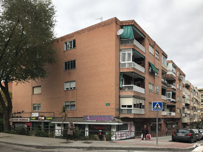 Plaza San Pedro Y San Pablo, 2, Coslada, Madrid for sale - Building Photo - Image 1 of 1