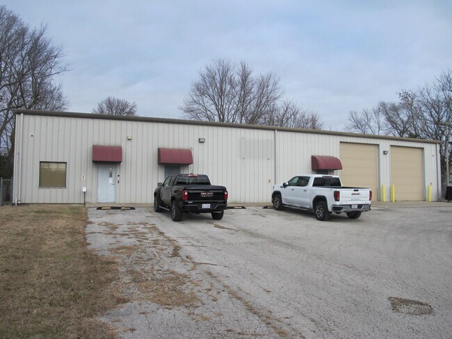 Plus de détails pour 1411 W Phelps St, Springfield, MO - Industriel à louer