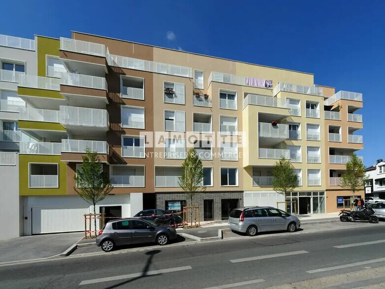 Commerce de détail dans Ivry-sur-Seine à vendre - Photo du bâtiment - Image 1 de 5