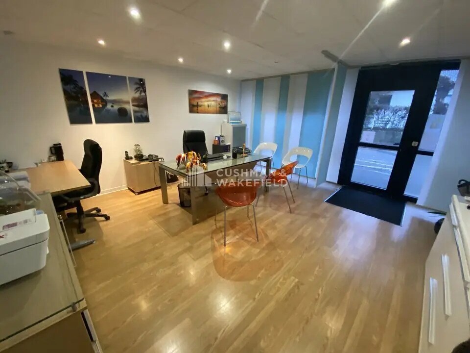 Retail in Mérignac for lease Interior Photo- Image 1 of 10
