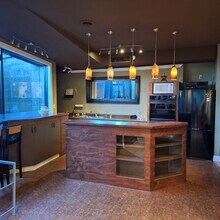 77 Victoria Cres, Nanaimo, BC à louer Photo du bâtiment- Image 2 de 9