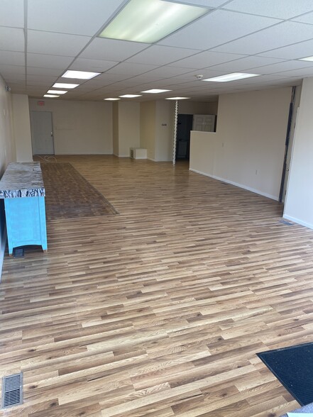 954 Main St, Warren, MA for lease - Building Photo - Image 3 of 4