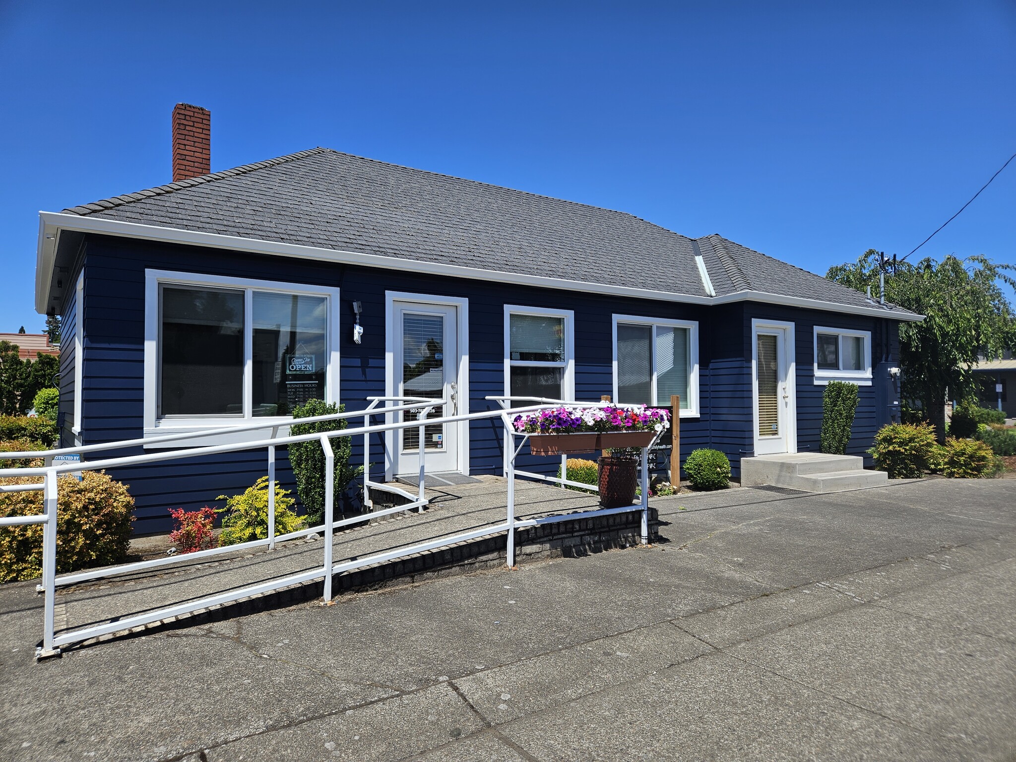 1095 N 1st St, Stayton, OR for lease Building Photo- Image 1 of 9