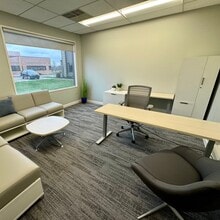 3570 Executive Dr, Uniontown, OH à louer Photo intérieure- Image 2 de 8