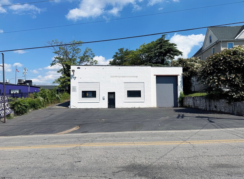3010 Hamilton Ave, Baltimore, MD for lease - Building Photo - Image 2 of 5