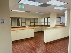 9555 N Kendall Dr, Miami, FL à louer Photo intérieure- Image 1 de 6