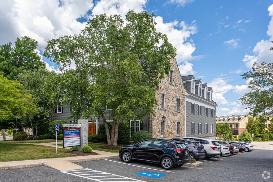 10 Union St, Natick, MA à vendre - Photo du bâtiment - Image 2 de 4