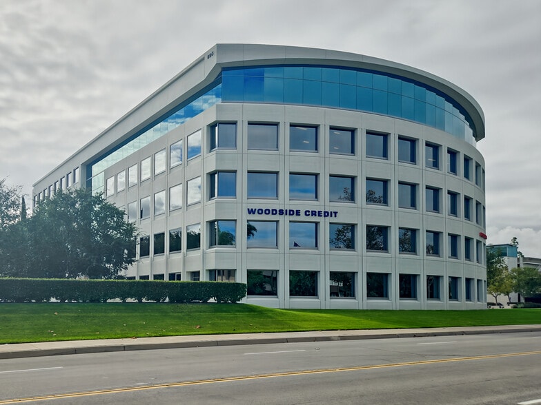 895 Dove St, Newport Beach, CA for lease - Building Photo - Image 3 of 15