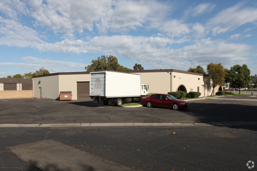 20425-20427 Valley Blvd, Walnut, CA à louer - Photo du bâtiment - Image 2 de 3