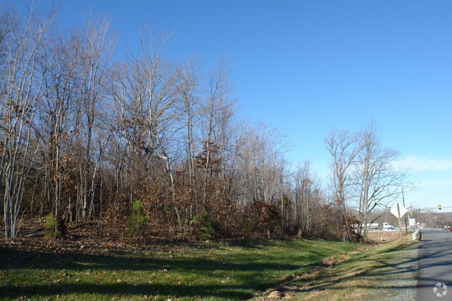 55 Porter Ln, Stafford, VA for sale - Primary Photo - Image 1 of 11
