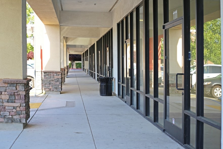 7500 Elsie Ave, Sacramento, CA à louer - Photo du bâtiment - Image 3 de 7