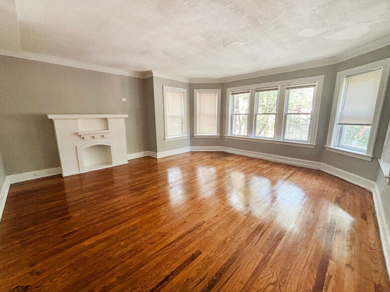 Ellis Avenue Portfolio portefeuille de 2 propriétés à vendre sur LoopNet.ca - Photo du bâtiment - Image 2 de 12