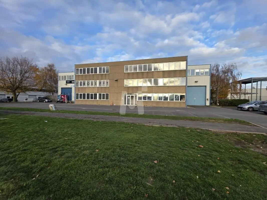 Bureau dans Moissy-Cramayel à louer Photo du bâtiment- Image 1 de 12
