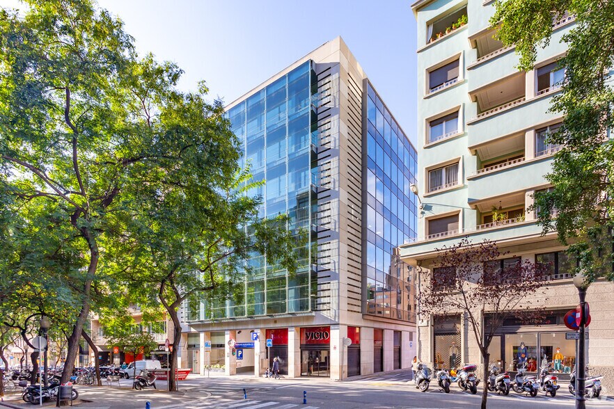 Via Augusta, 21-23, Barcelone, Barcelona à louer - Photo du bâtiment - Image 2 de 5
