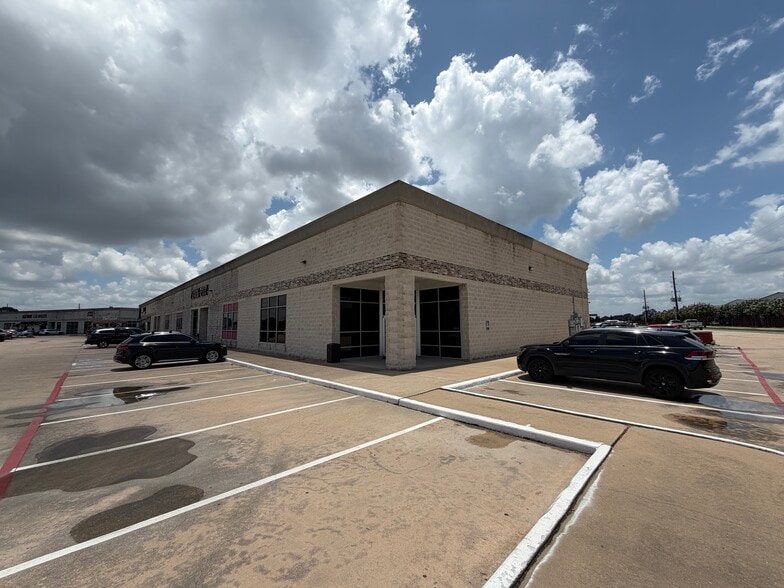 11755 W Little York Rd, Houston, TX à louer - Photo du bâtiment - Image 3 de 13
