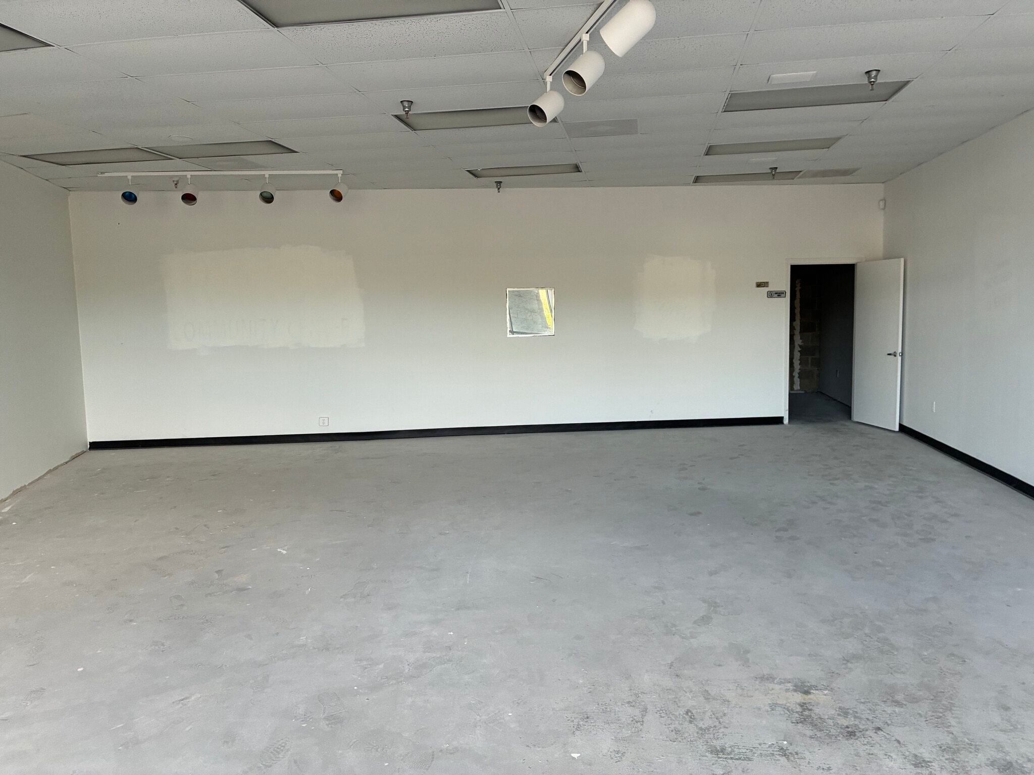 1843-1857 W Ehringhaus Street, Elizabeth City, NC à louer Photo intérieure- Image 1 de 4