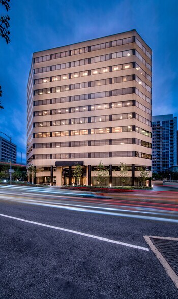 2611 S Clark St, Arlington, VA à louer - Photo principale - Image 1 de 18