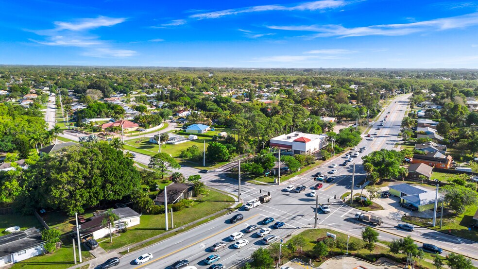 301 NE Prima Vista Blvd, Port Saint Lucie, FL à vendre - Photo du bâtiment - Image 2 de 3