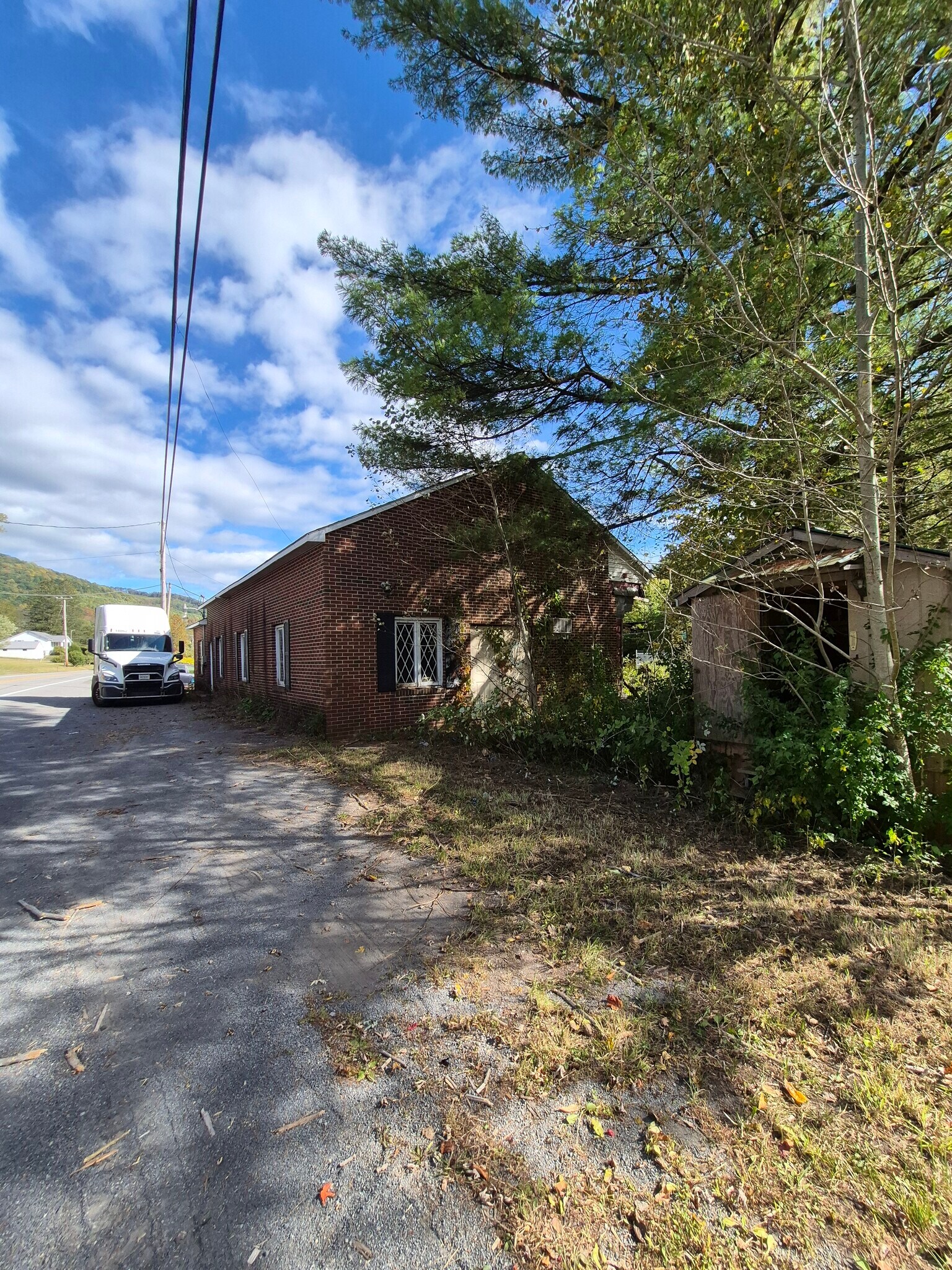 6718 Midland Trail w, Hines, WV for sale Primary Photo- Image 1 of 19