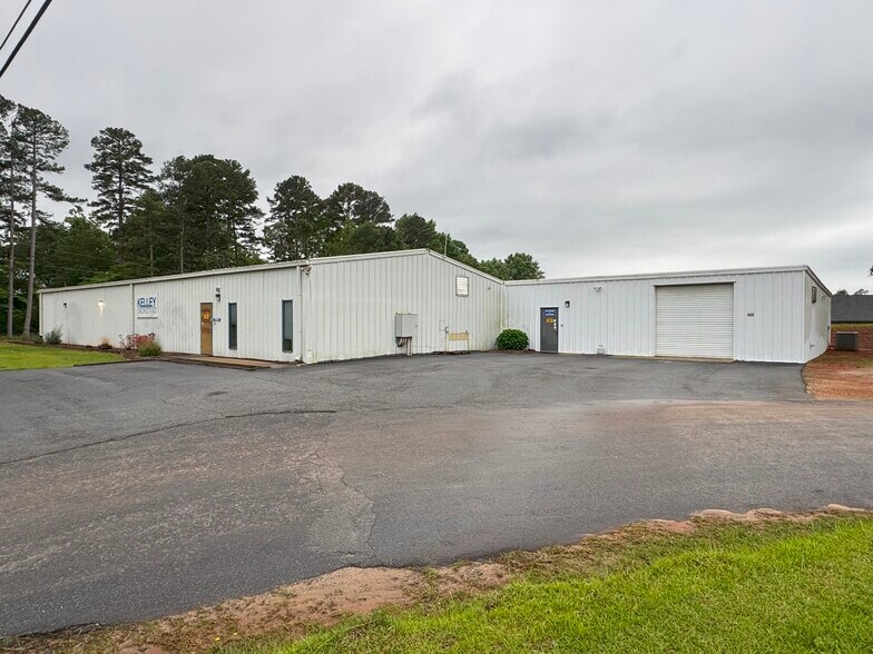 880 W Union Rd, West Union, SC à vendre - Photo du bâtiment - Image 1 de 5