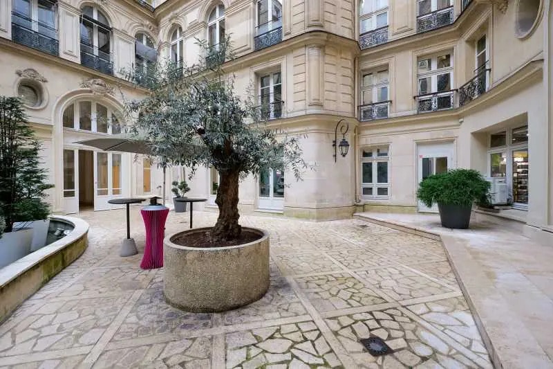 28 Rue De Mogador, Paris à louer - Photo du bâtiment - Image 2 de 4