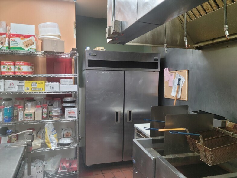 2955-2975 W Market St, Akron, OH à louer - Photo du bâtiment - Image 2 de 4