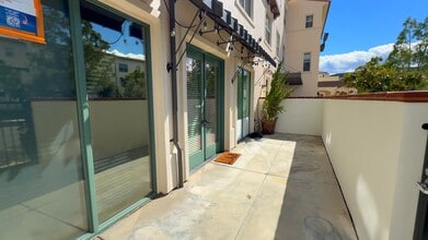 26266 Prima Way, Santa Clarita, CA à louer - Vidéo sur l’inscription commerciale 