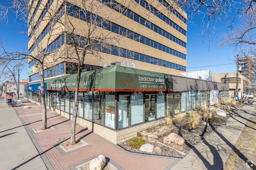 12323 Stony Plain Rd NW, Edmonton, AB à louer - Photo du bâtiment - Image 3 de 13