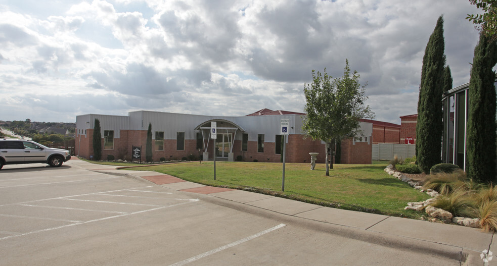 7535 Oakmont Blvd, Fort Worth, TX for lease - Primary Photo - Image 1 of 4