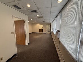 801 S Adams Rd, Birmingham, MI for lease Interior Photo- Image 2 of 11