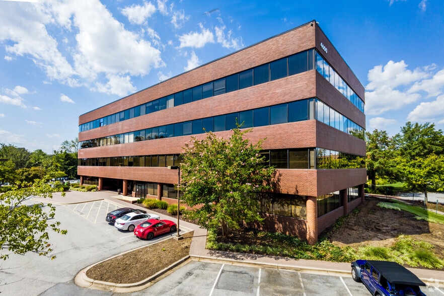4600 Forbes Blvd, Lanham, MD for lease - Building Photo - Image 2 of 11
