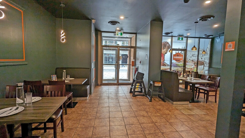 252 Dundas St, London, ON à vendre - Photo intérieure - Image 3 de 6