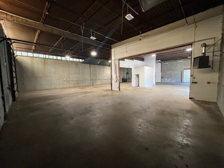 1221 Bedford St, Bridgewater, MA à louer - Photo intérieure - Image 2 de 5