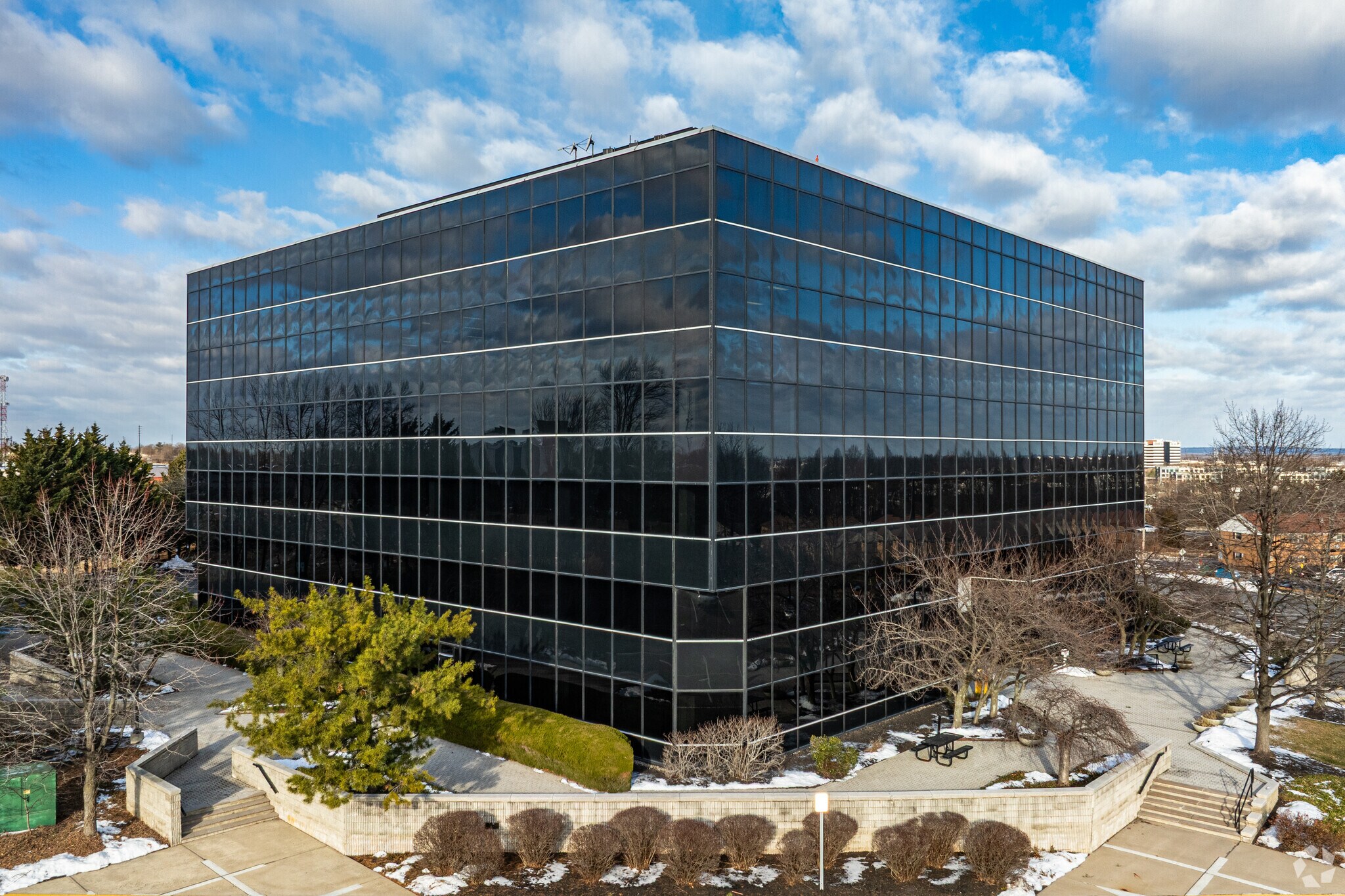 900 US Highway 9 N, Woodbridge, NJ à louer Photo du bâtiment- Image 1 de 52