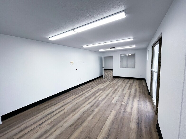 2730 E Woodward Ave, Fresno, CA à louer - Photo du bâtiment - Image 3 de 5