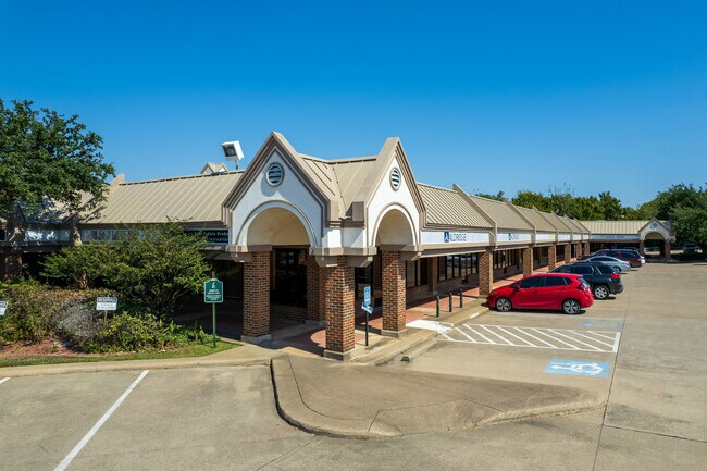 Plus de détails pour 2441-2485 Forest Park Blvd, Fort Worth, TX - Commerce de détail à louer