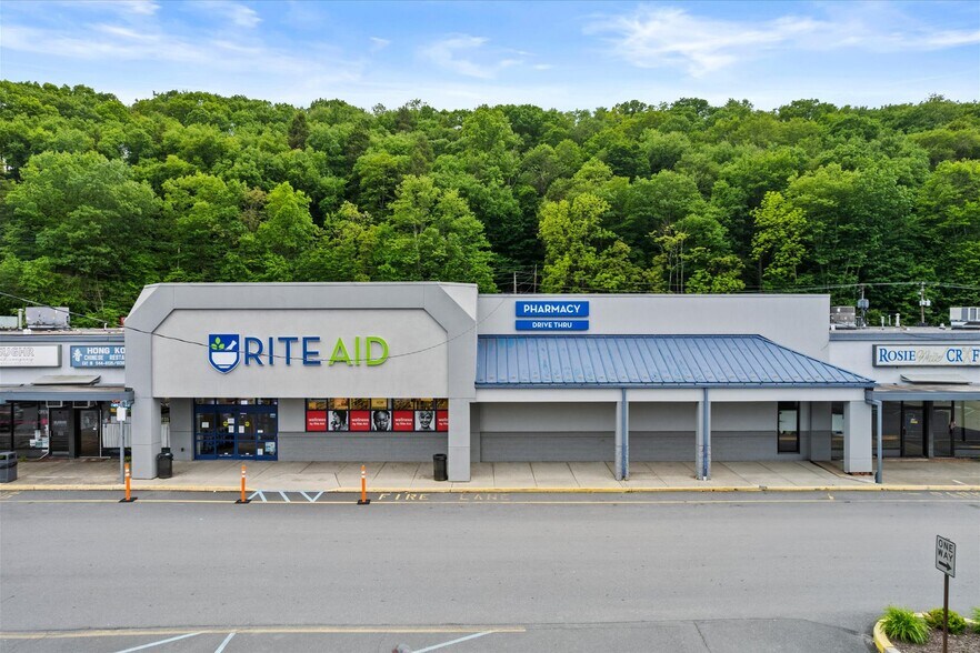 44 Kings Vlg, Minersville, PA for lease - Building Photo - Image 1 of 39