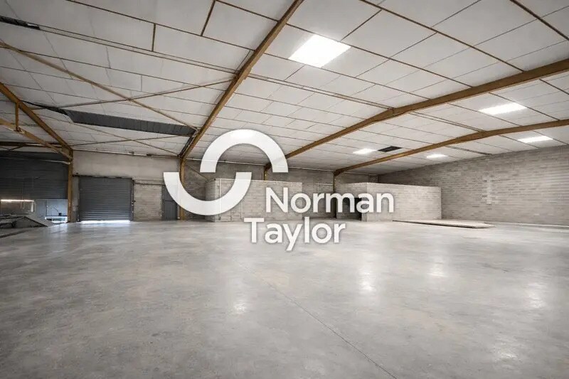 Retail in Mauguio for lease Interior Photo- Image 1 of 5