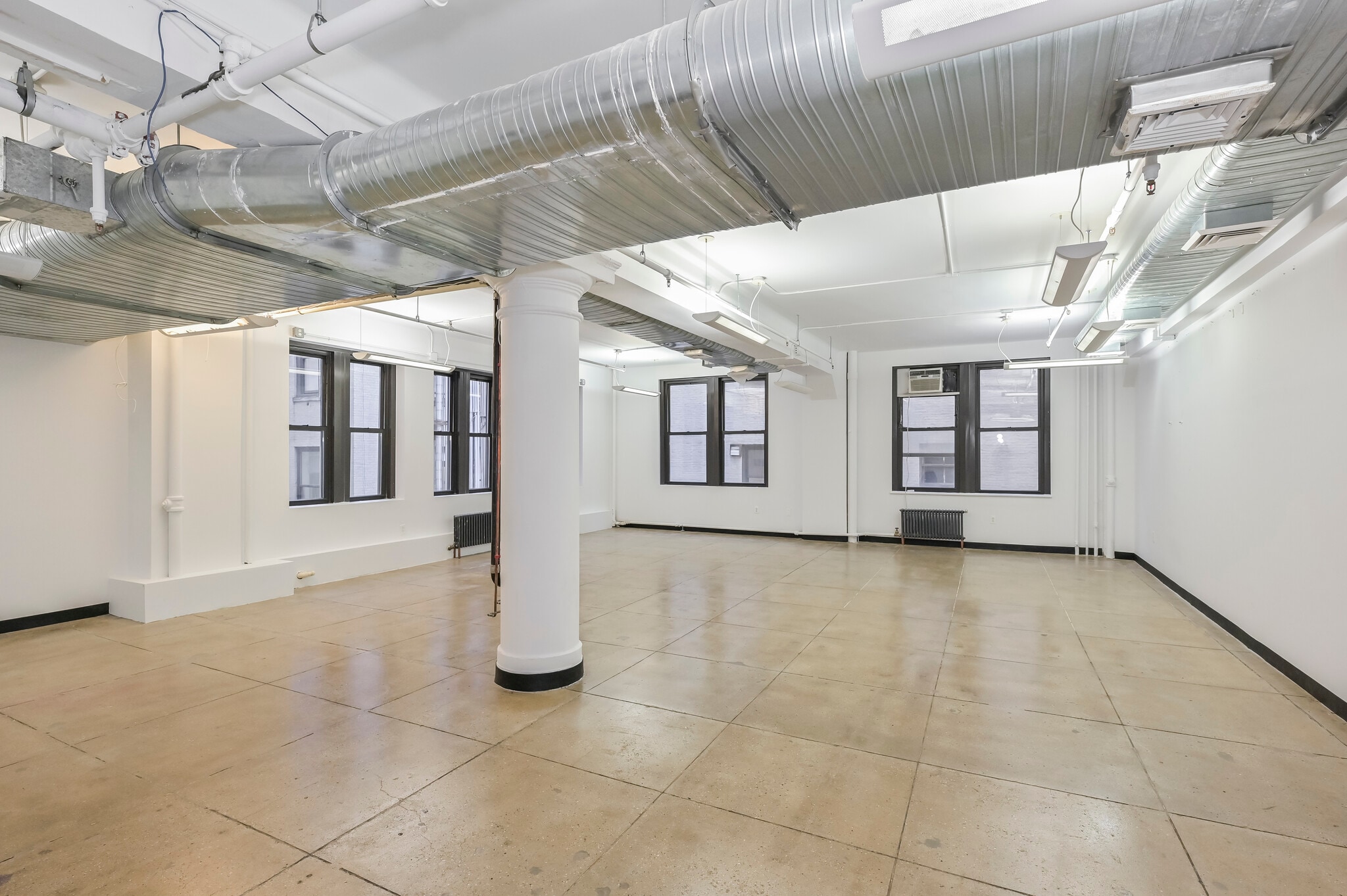 45 W 34th St, New York, NY for lease Interior Photo- Image 1 of 5