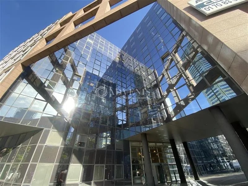 Office in Courbevoie for lease Building Photo- Image 1 of 13