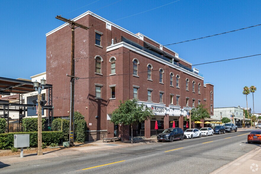 28693 Old Town Front St, Temecula, CA à louer - Photo du bâtiment - Image 2 de 5