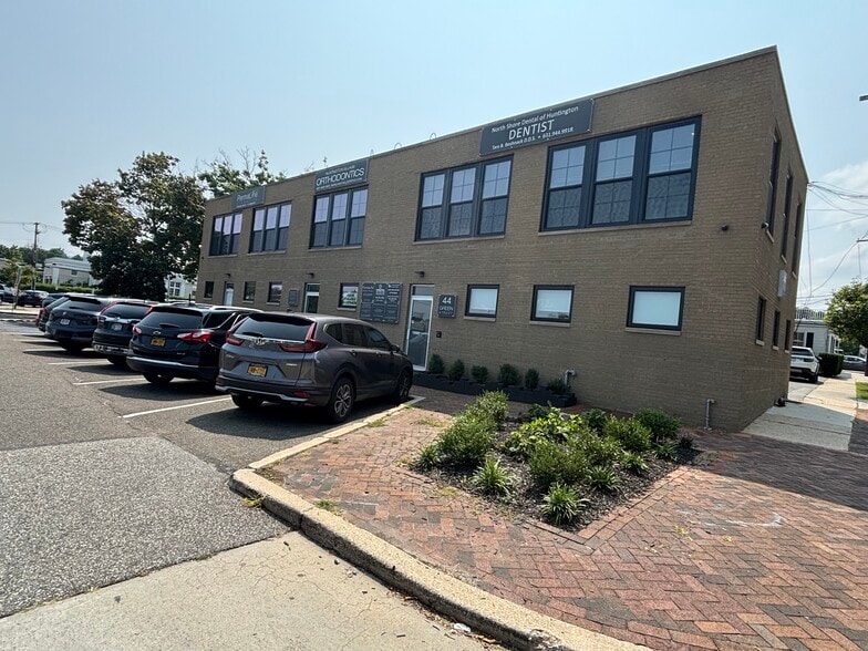 44 Green St, Huntington, NY for lease - Building Photo - Image 3 of 5