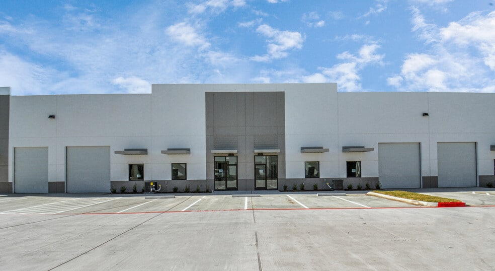 12425 W Airport Blvd, Sugar Land, TX for sale - Building Photo - Image 2 of 43