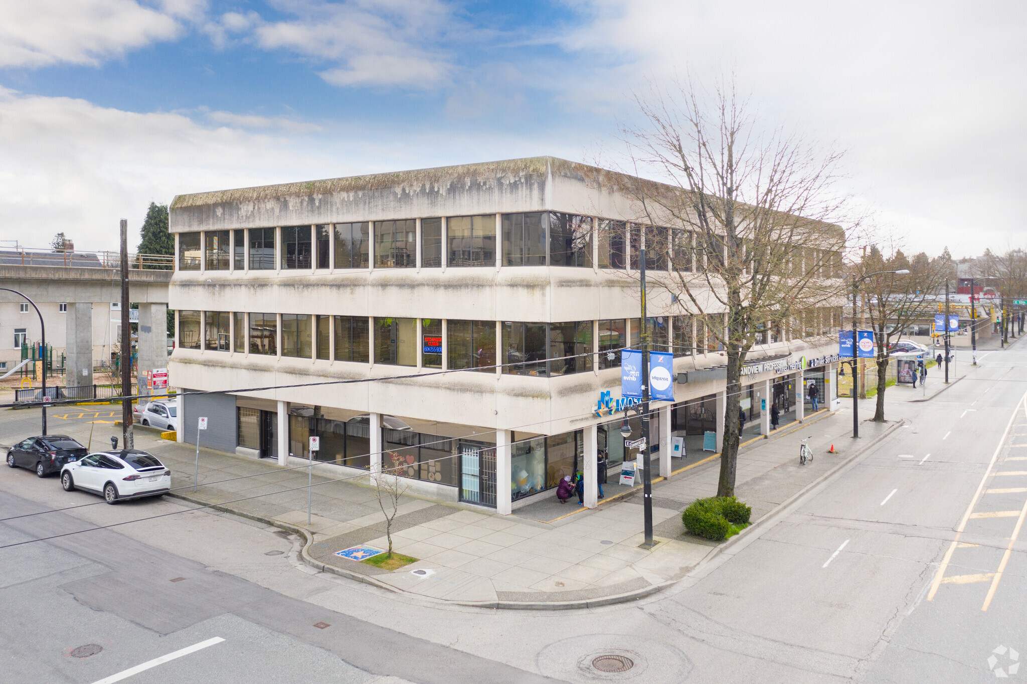 2730-2750 Commercial Dr, Vancouver, BC for lease Primary Photo- Image 1 of 7