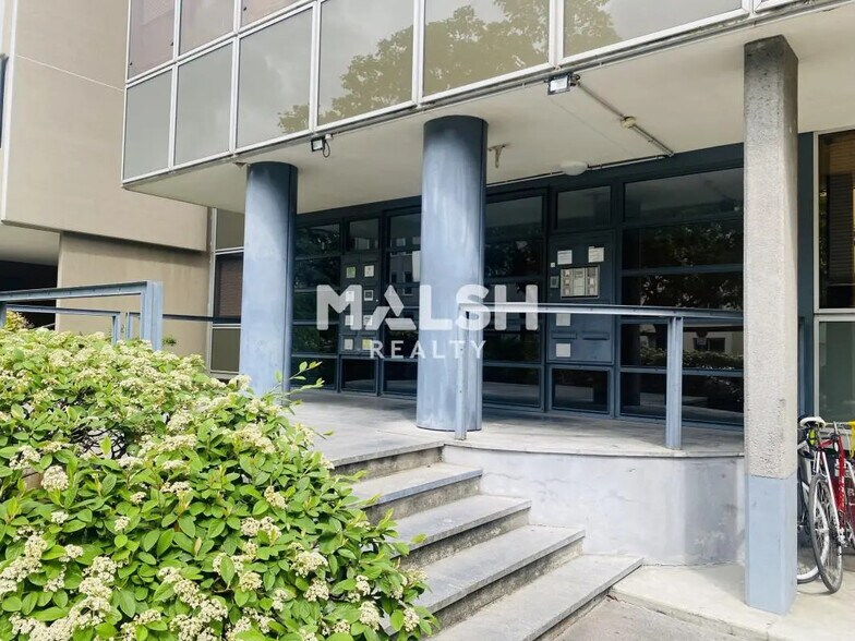 Flex dans Villeurbanne à louer - Photo du bâtiment - Image 3 de 17