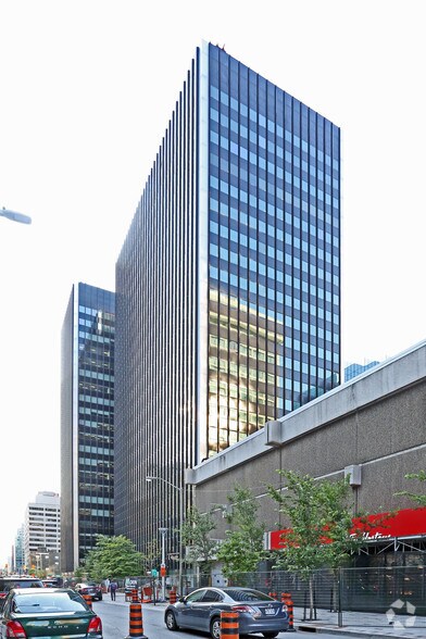 320 Queen St, Ottawa, ON à louer - Photo du bâtiment - Image 3 de 10